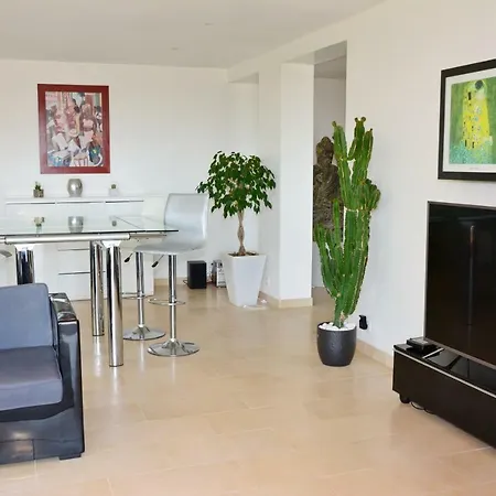 Apartment Zen Saint-Laurent-du-Var